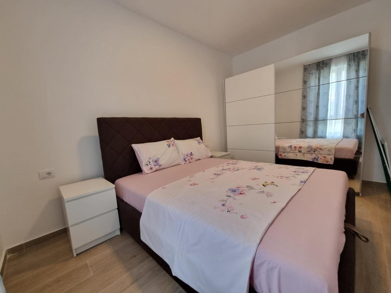 Prestige Central Apartments - Rafailovici Будва Екстериор снимка